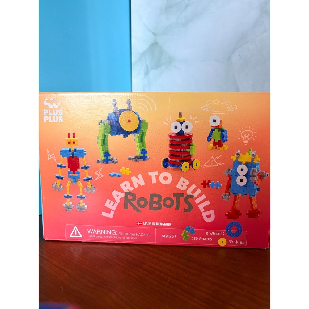 NIB Build Your Own Robot Kit - Build 5 Unique Robots - Sealed Box, 250 pcs